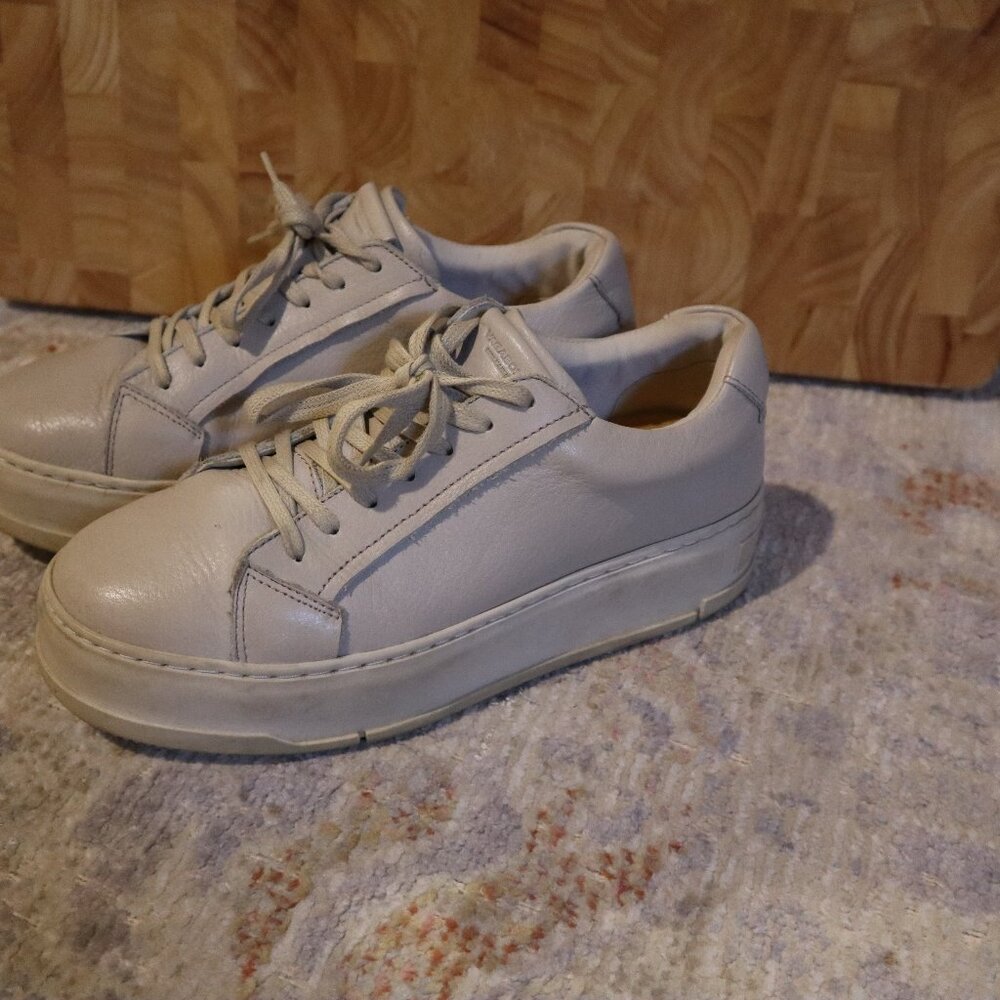 Cream Vagabond Leather Sneaker- Size 8